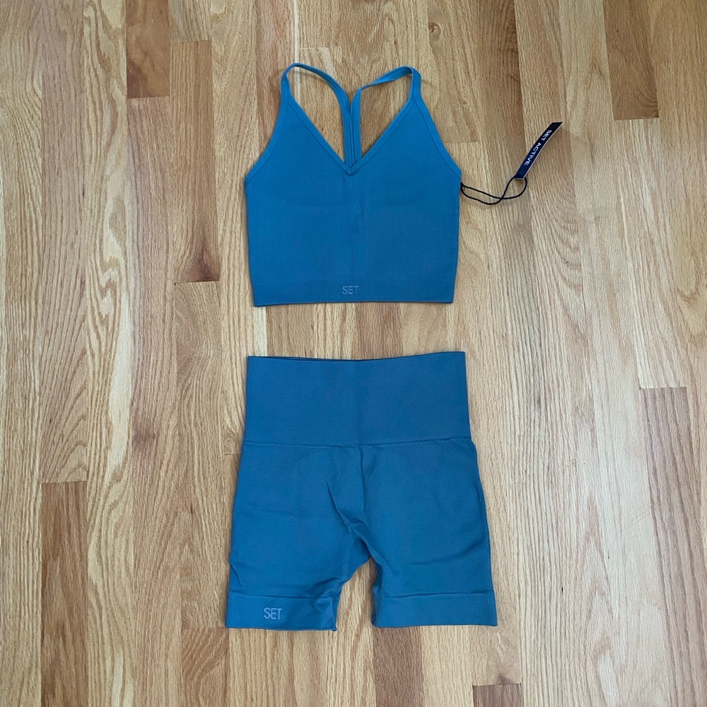 SetActive SCULPTFLEX new with tags workout set in the color Wave.